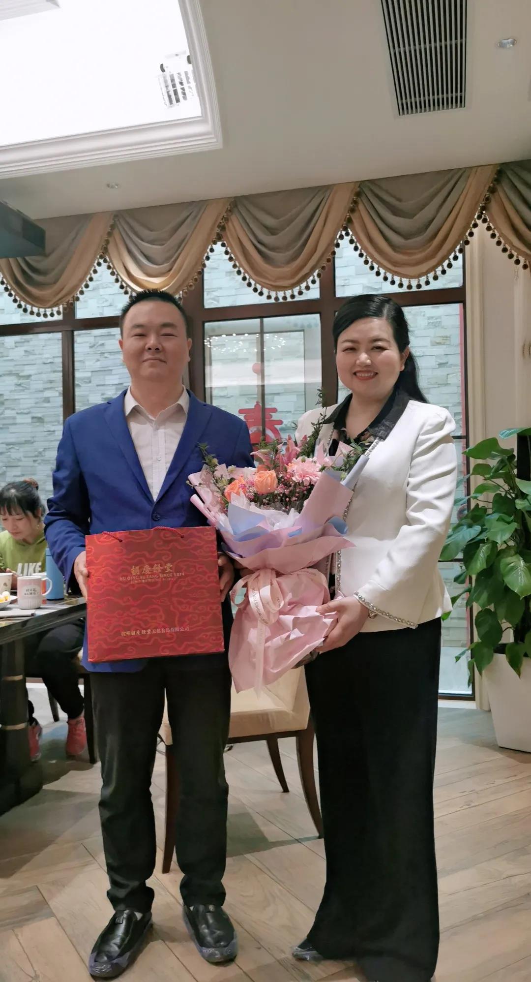 萬合董事長許羅軒